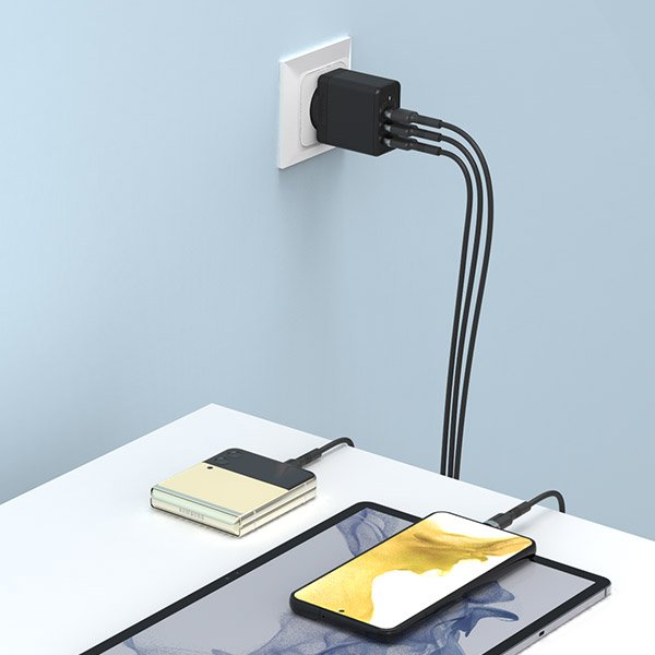 3포트 퀵차지3.0 GaN 접지 고속 멀티 충전기 54W GQ110 블랙 상세 이미지 1